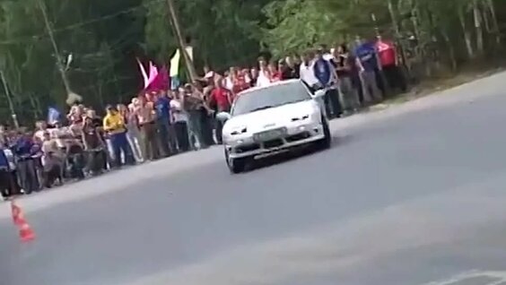 Показательное выступление команды Drift Emotion. Екатеринбург 2007. — Видео от Уральская Л...