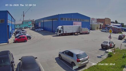 iRUS IP6013B2 8PoE улица, день