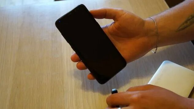 обнаружена влага samsung, android, влага на зарядном порте, USB порте ...