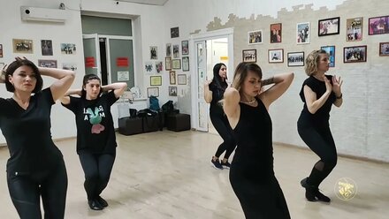 Ох уж эти руки, мешают ногам.