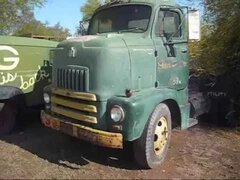 International Harvester IH R-180 Series CabOver Road Tractor