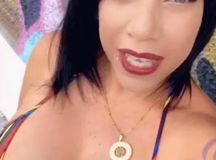 LeeAliciaPlays - Leealiciaplays OnlyFans Leaked