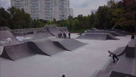 Training before Ice Cross Downhill