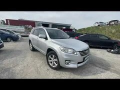 Toyota Vanguard 2010 года.  Обзор японского авто