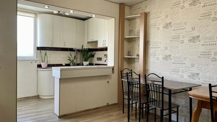 Однокомнатная квартира с ремонтом, 46 кв.м. г. Алуште
