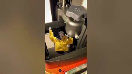 «Танцуют фсе» 🕺! И снова скрещиваем пальцы 🤘
