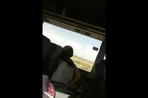 Mikroavtobusda butun yol, busty Sara Jey bir dik soradi, va keyin uning mushuk minib