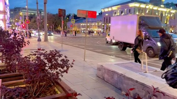 Москва – прогулка по центру столицы улицы, люди и городская жизнь — Видео от Москвичи и Гос…