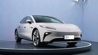 2023 Rising Auto F7 Exterior and Interior, Swappable Batteries And 666km Range