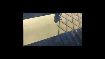 Лазартис Видео лазерной гравировки фанеры