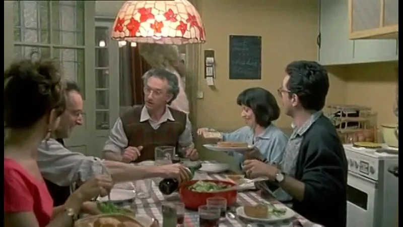 Әдемі әйелдерді ұрып-соғады