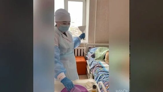 Қалың және ұзын қара еркектің әтеш қара әйелді трахает