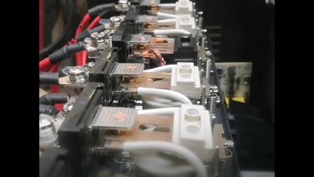 Работа релейного стабилизатора напряжения