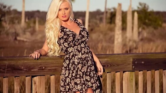 Әдемі әйел кеуделері бейнеленген онлайн порно видео, өлшем 5