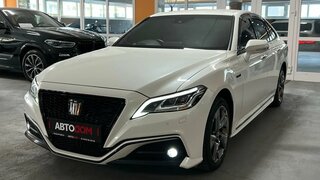 Toyota Crown Hybrid RS 2018