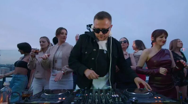 Alexey Romeo @ Rooftop X-perience / 27.06.25, St-Petersburg — Видео от ...