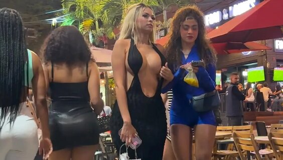 Porno ayollar ichki kiyimdagi erkaklarni sikish