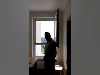 Вставная (внутренняя) москитная сетка на пластиковом окне КБЕ сибирская рама