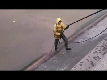 Прочистка городской ливневой канализации