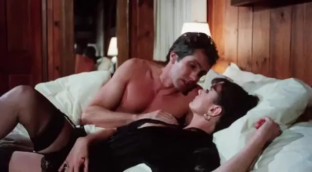 Транссексуалды жыныстық массаж туралы бейне