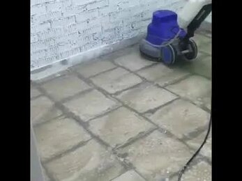 Если после ремонта ваши швы на плитке не отмыли рабочие - не беда! Смотрите видео до конца!