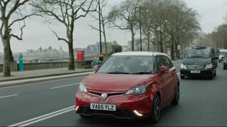 AutoTrader test drive the MG3