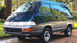 This 1996 Toyota Townace Super Extra Limited is an Underrated 4WD 5-Speed JDM Van