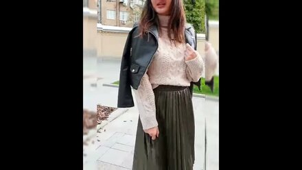 Кожаная юбка плиссе и свитер