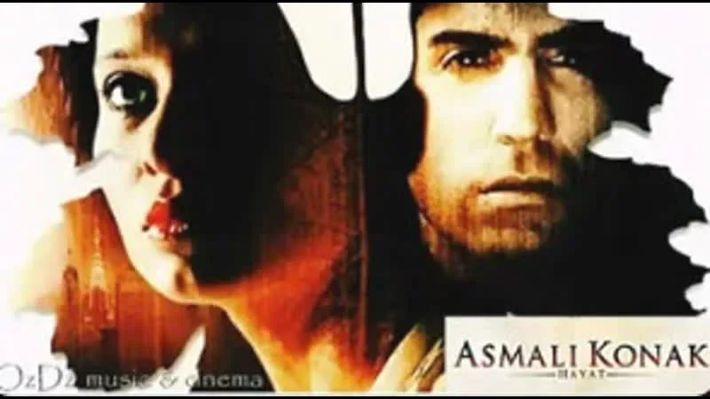 Yosh qiz bilan chiroyli kutilmagan jinsiy aloqa