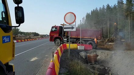 Разрушение валунов и скал не взрывным методом.