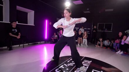 Contemporary & Experimental Duel - Beginners 14+. Sonya Vs Elirud