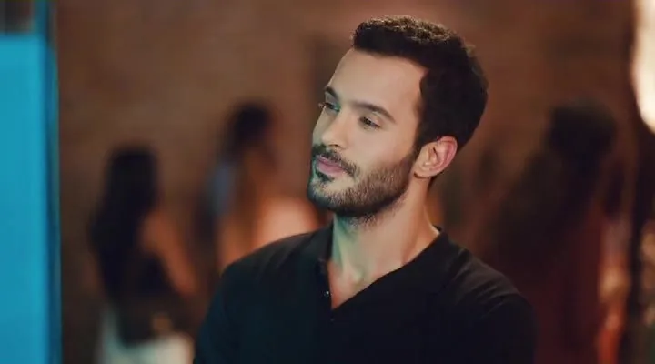 Kokrak qizning jinsiy aloqa video