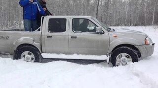 Nissan np300