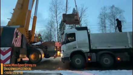 🏗️ Разгрузка баластов крана с фуры