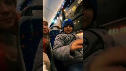 Нам сегодня крупно повезло! Мы прокатились на новогоднем трамвае.#новыйгод #ретрофм#трамвай
