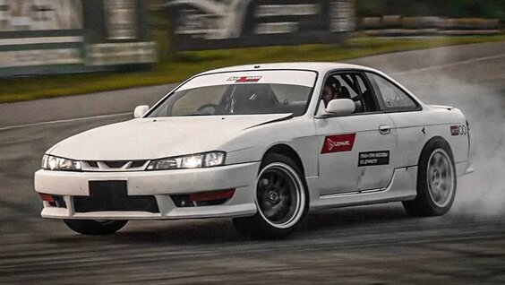 Гоняем дрифт на Silvia S14 с Федей Воробьевым — Видео от Форсаж