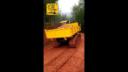 Поставка китайских самосвалов на гусеничном ходу.