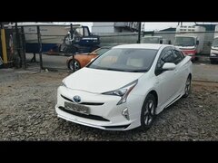Toyota Prius 2015г, 4WD, гибрид