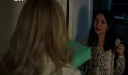 Pretty Little Liars Lesbian Scene