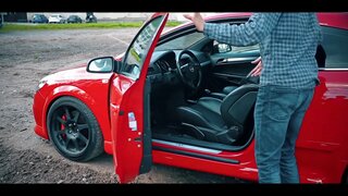 Opel Astra OPC на 300 лошадей.