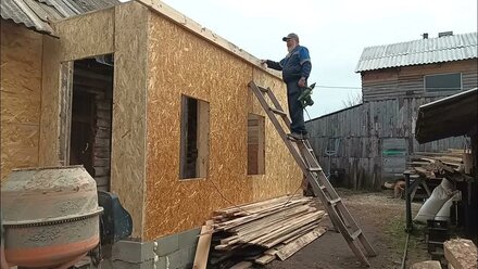 Деревенская стройка, начинаю делать крышу на пристрое...Забиваю гвозди перфоратором.