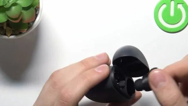 Как перезагрузить наушники Xiaomi Redmi Buds 3 Pro / Принудительная ...