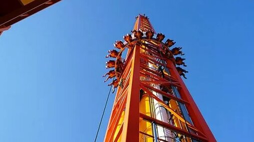 Screaming Sexy Girls on Slingshot Ride Compilation / Boobs Hanging