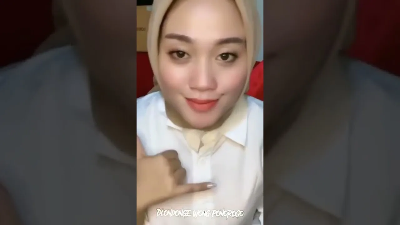 Aulia salsa marpaung pamer dada viral DI tiktok