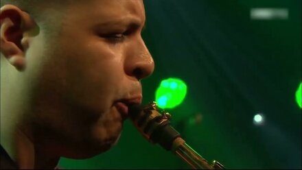 Alex Han - Saxophone solo