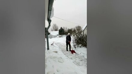 Деревня без фильтров. Чистим дорожки.