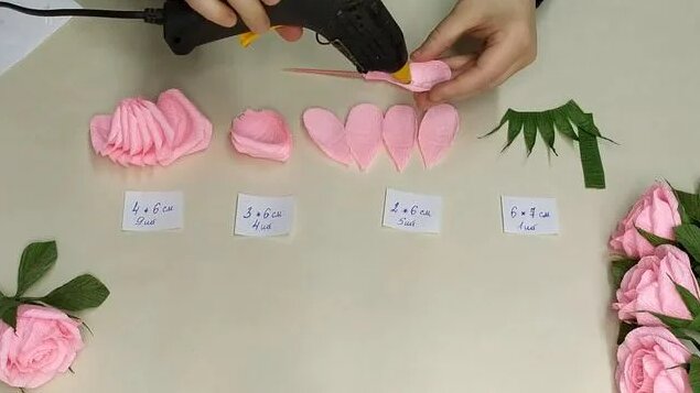 РОЗЫ ЗА ПАРУ МИНУ DIY Alesya Gor Розы из гофрированной бумаги ...