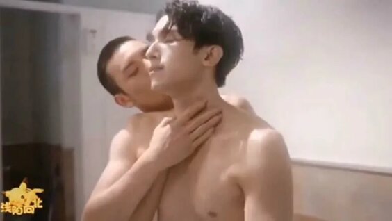 Qora yelkanlardan erotik sahnalar