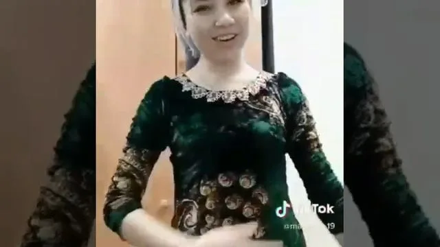 Қызғылт киска порносын көріңіз