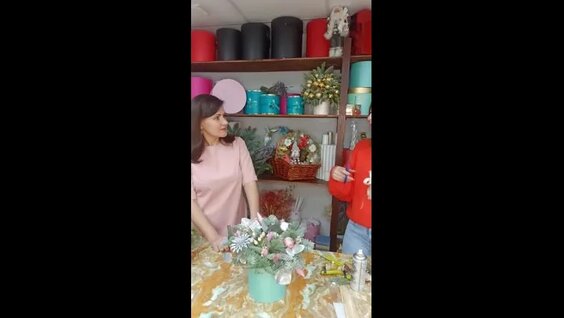 Оформление новогодней композиции Мастер-класс от салона цветов Астильба — Видео от Дворе...